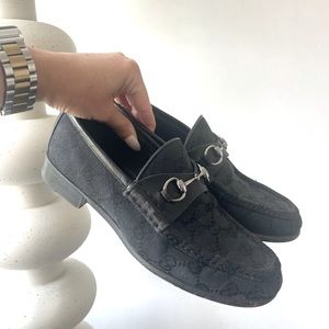 GUCCI loafers in great vintage condition. Size 5.5 womens